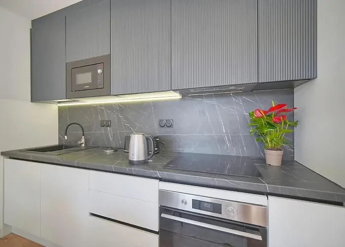 شقة Isabelle New Spacious 3br Ac كان