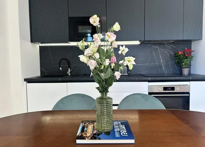 Isabelle New Spacious 3br Ac * كان