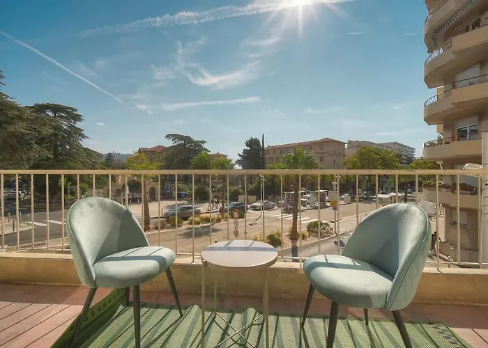 شقة Isabelle New Spacious 3br Ac