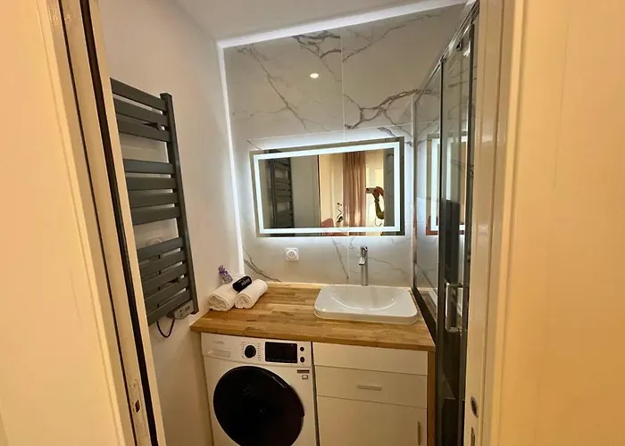 Isabelle New Spacious 3br Ac شقة كان